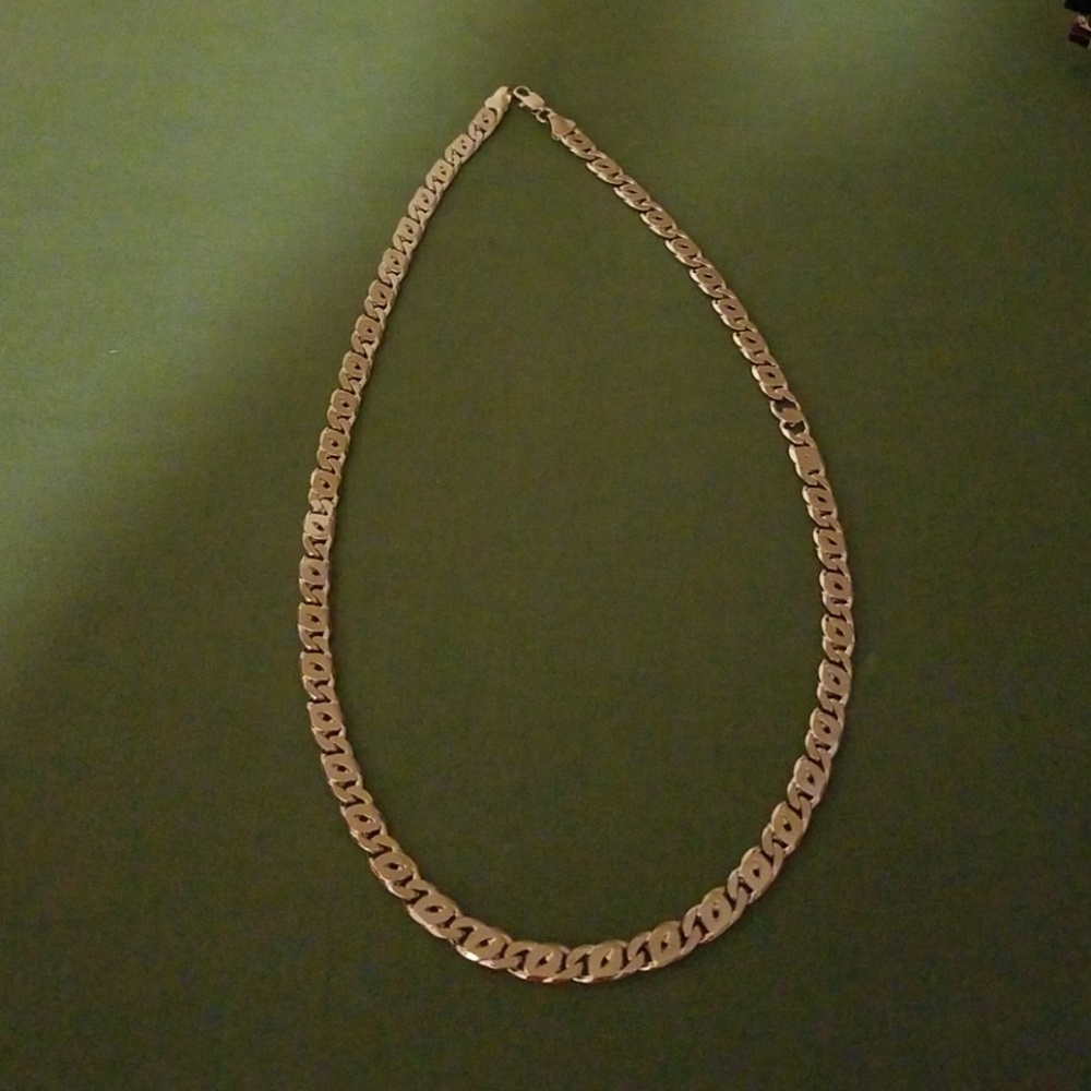 Silver color chain necklace